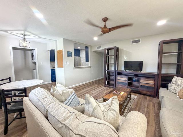 600 Scenic Hwy 218, Pensacola, FL 32503