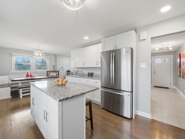 18441 Marshfield Avenue, Homewood, IL 60430