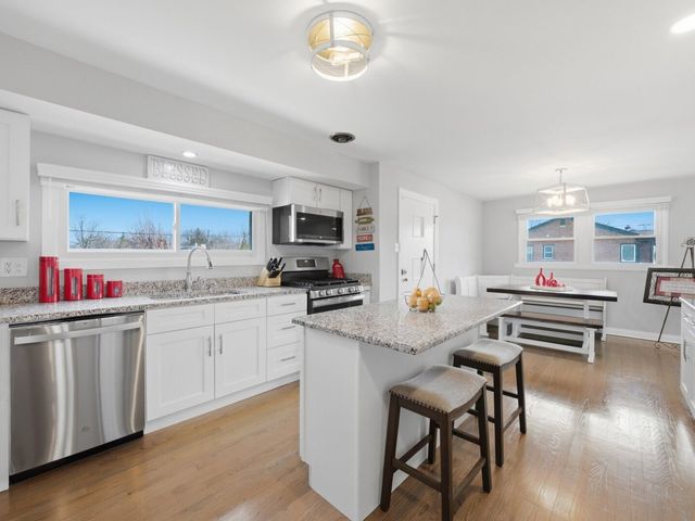 18441 Marshfield Avenue, Homewood, IL 60430