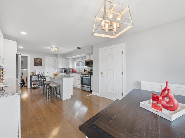 18441 Marshfield Avenue, Homewood, IL 60430