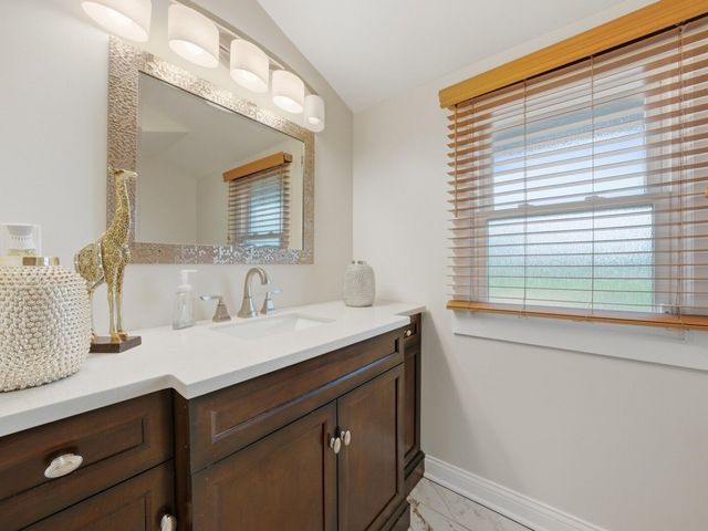 18441 Marshfield Avenue, Homewood, IL 60430