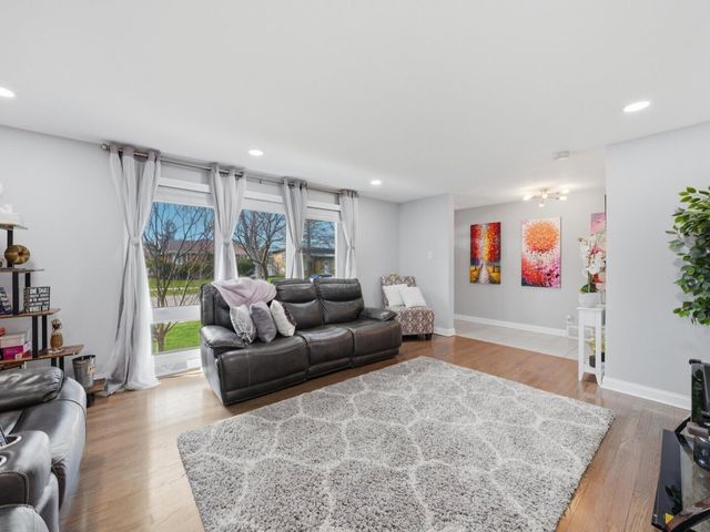 18441 Marshfield Avenue, Homewood, IL 60430