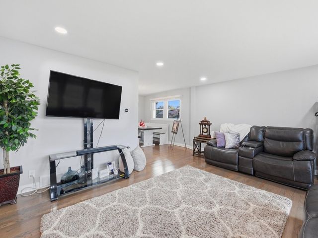 18441 Marshfield Avenue, Homewood, IL 60430