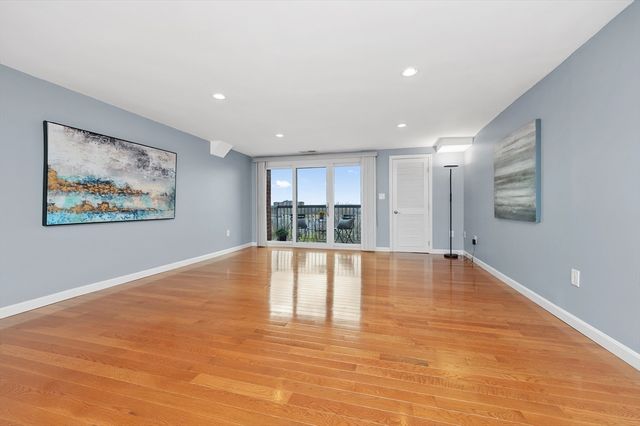 8 Ninth 707, Medford, MA 02155