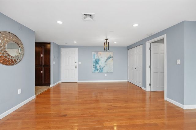 8 Ninth 707, Medford, MA 02155