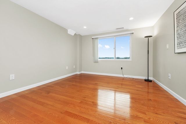 8 Ninth 707, Medford, MA 02155