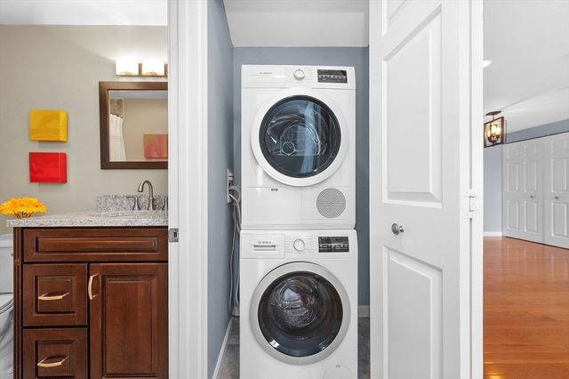 8 Ninth 707, Medford, MA 02155