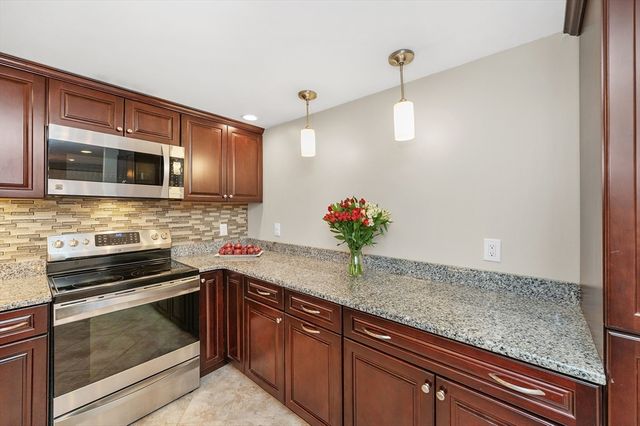 8 Ninth 707, Medford, MA 02155