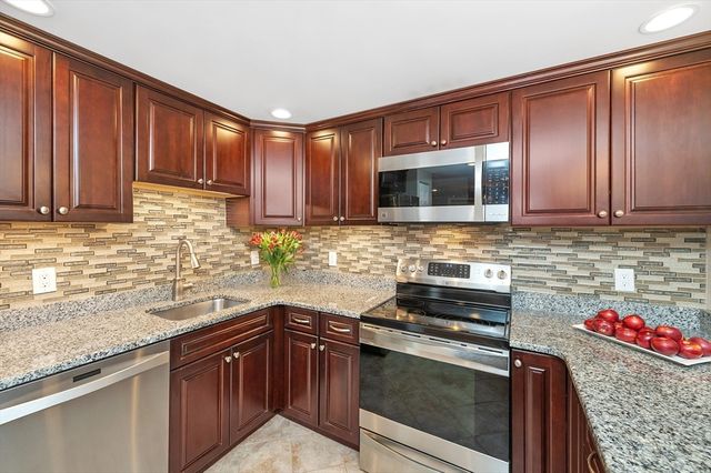 8 Ninth 707, Medford, MA 02155