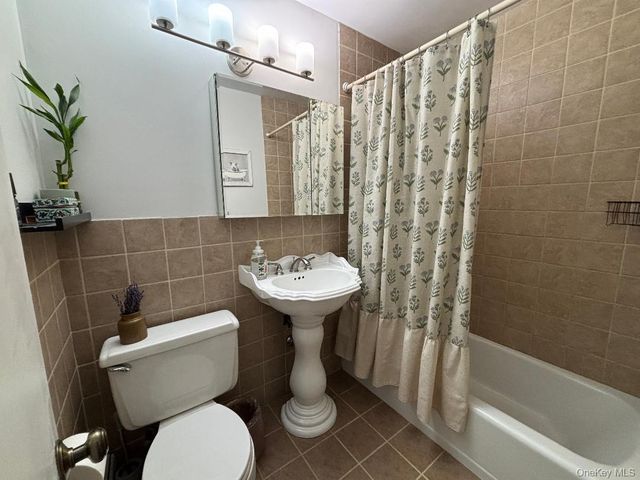 2333 Palmer Avenue 2F, New Rochelle, NY 10801