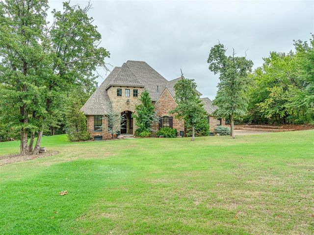 6702 Stone Hill Drive, Edmond, OK 73034