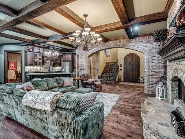 6702 Stone Hill Drive, Edmond, OK 73034