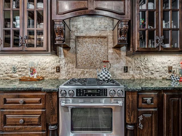6702 Stone Hill Drive, Edmond, OK 73034