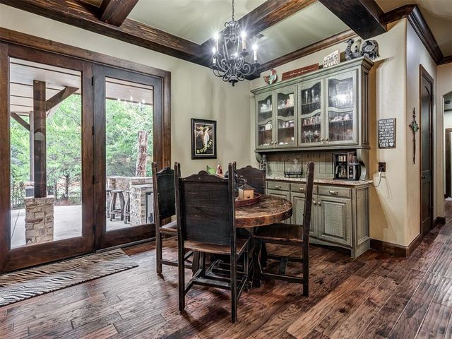 6702 Stone Hill Drive, Edmond, OK 73034