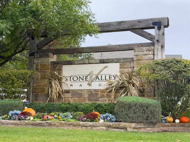 6702 Stone Hill Drive, Edmond, OK 73034