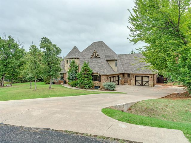 6702 Stone Hill Drive, Edmond, OK 73034