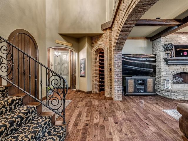 6702 Stone Hill Drive, Edmond, OK 73034