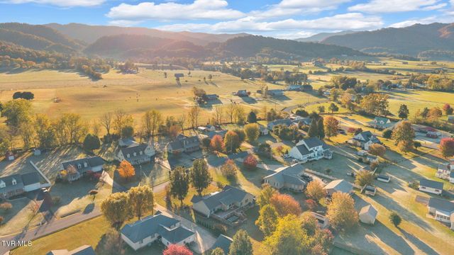 123 Eastland Drive, Elizabethton, TN 37643