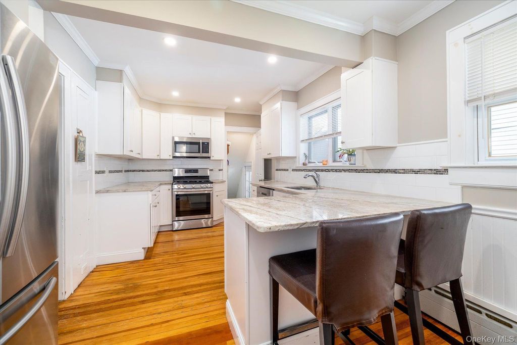 22 Stuart Avenue, Malverne, NY 11565 — photo 2