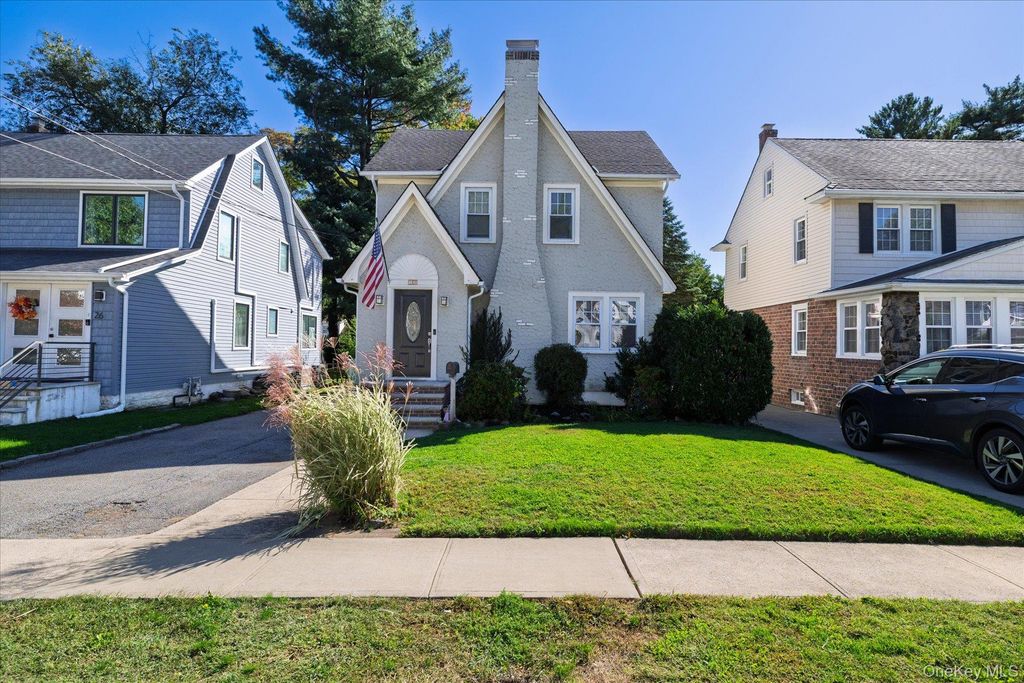 22 Stuart Avenue, Malverne, NY 11565 — photo 5