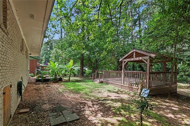 924 Greenbriar Place, Decatur, GA 30033