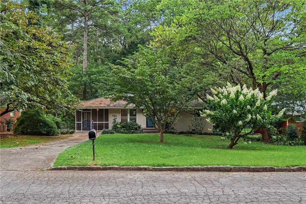 924 Greenbriar Place, Decatur, GA 30033