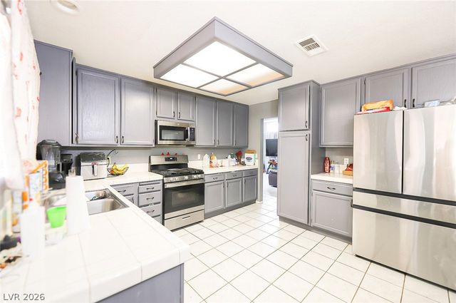 419 Kelsford Drive, Las Vegas, NV 89123