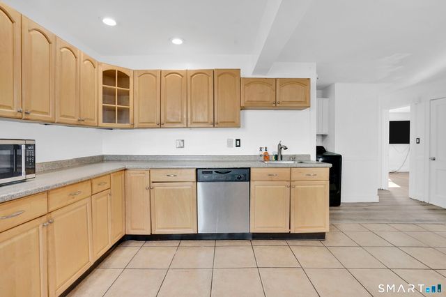 23 Knoll Street, Waterbury, CT 06705