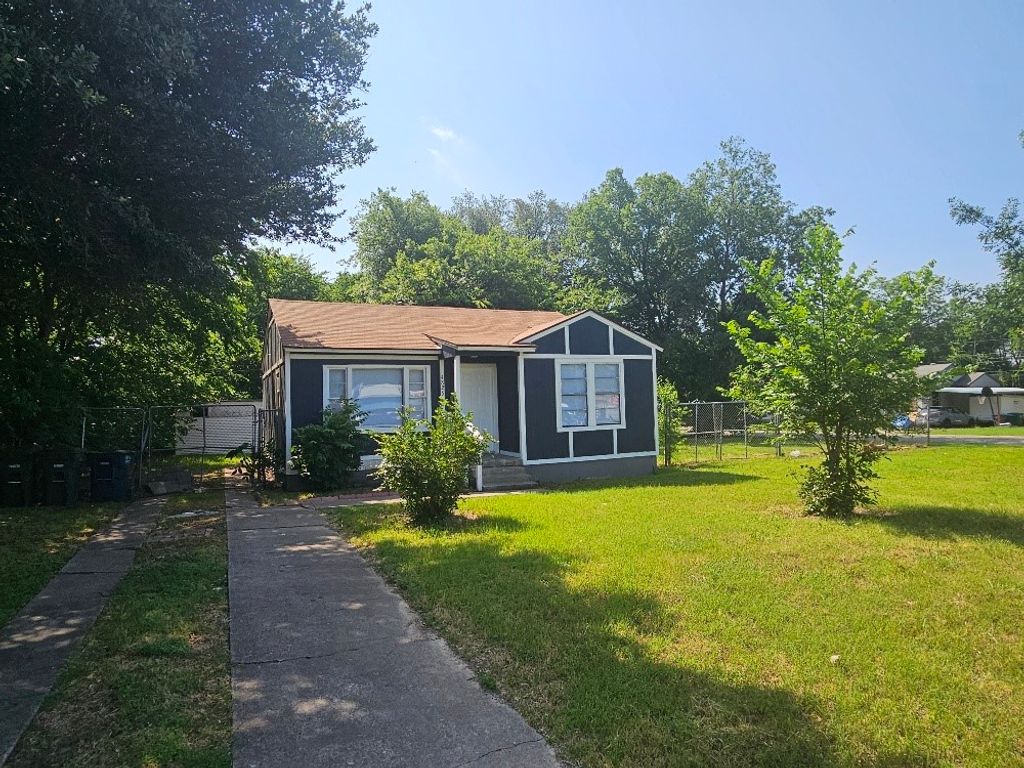 4825 Highway Drive, Fort Worth, TX 76116