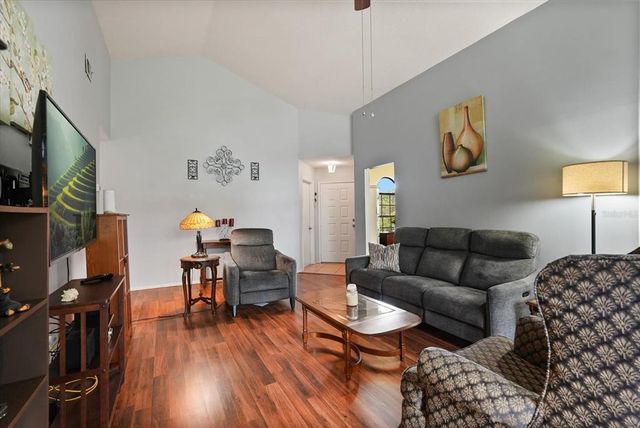 189 LAKESIDE CIRCLE, Sanford, FL 32773