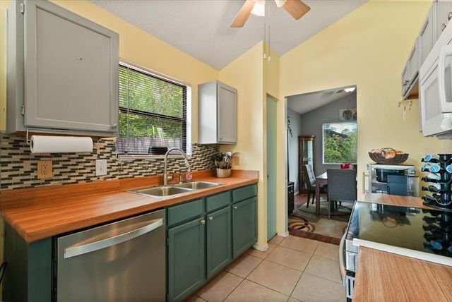 189 LAKESIDE CIRCLE, Sanford, FL 32773
