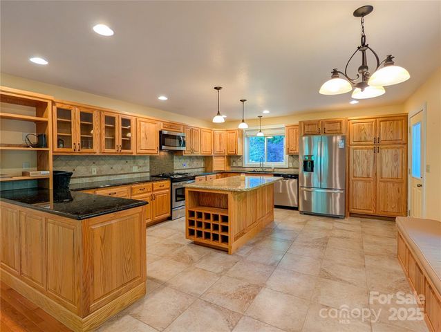 355 Rosewood Lane, Burnsville, NC 28714