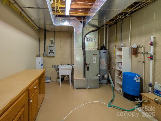 355 Rosewood Lane, Burnsville, NC 28714