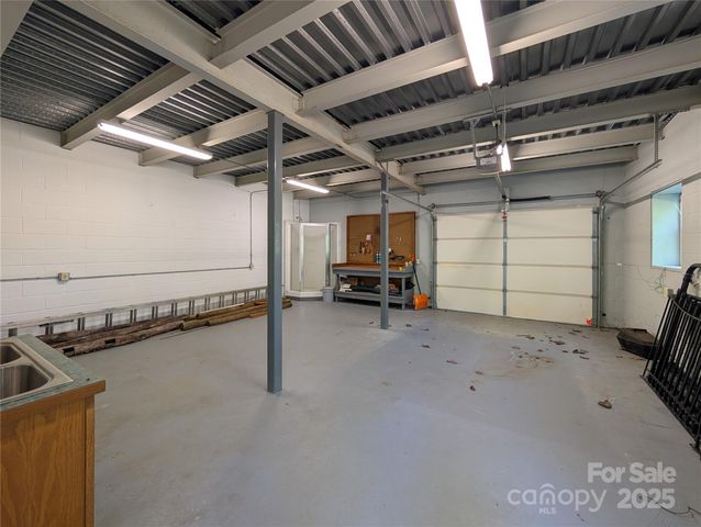 355 Rosewood Lane, Burnsville, NC 28714