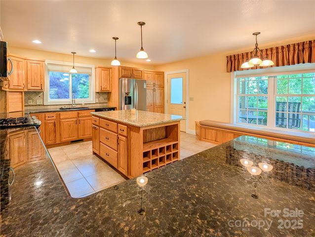 355 Rosewood Lane, Burnsville, NC 28714