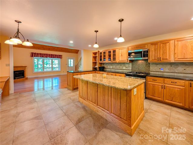 355 Rosewood Lane, Burnsville, NC 28714