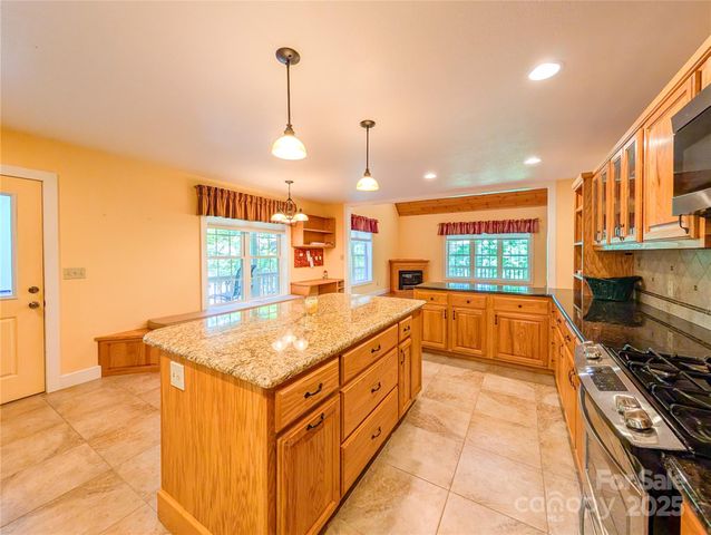 355 Rosewood Lane, Burnsville, NC 28714