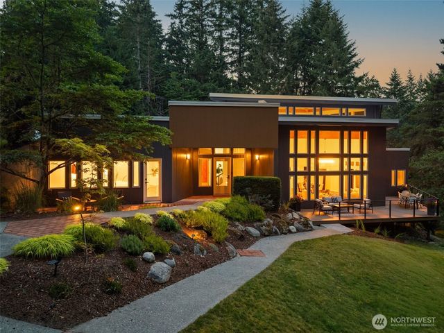 4456 Pinto Court NE, Bainbridge Island, WA 98110