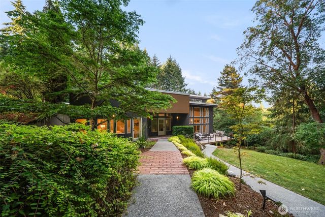 4456 Pinto Court NE, Bainbridge Island, WA 98110