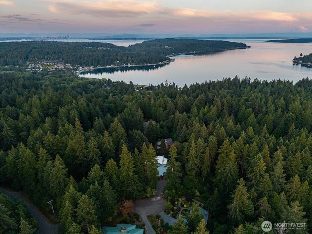 4456 Pinto Court NE, Bainbridge Island, WA 98110