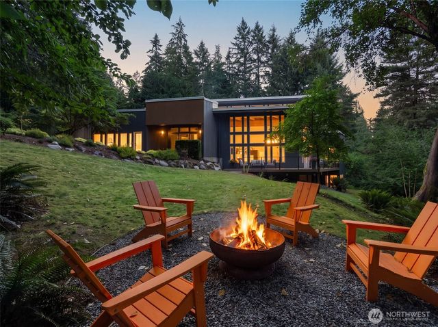 4456 Pinto Court NE, Bainbridge Island, WA 98110