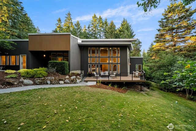 4456 Pinto Court NE, Bainbridge Island, WA 98110