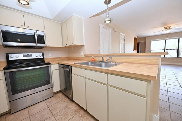 349 E MARKET SQUARE, Lakeland, FL 33813