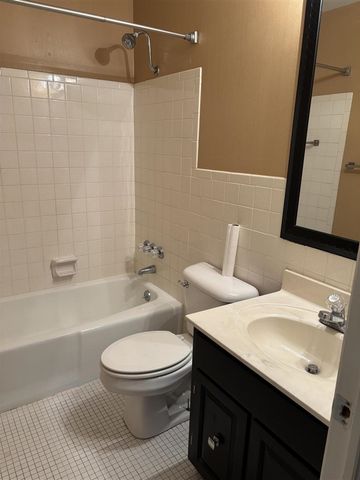 203 Provincial Court Unit: 87, Saginaw, MI 48638