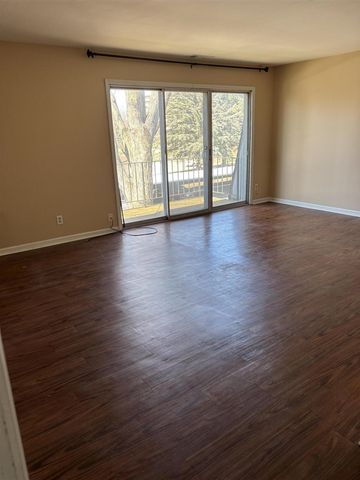 203 Provincial Court Unit: 87, Saginaw, MI 48638