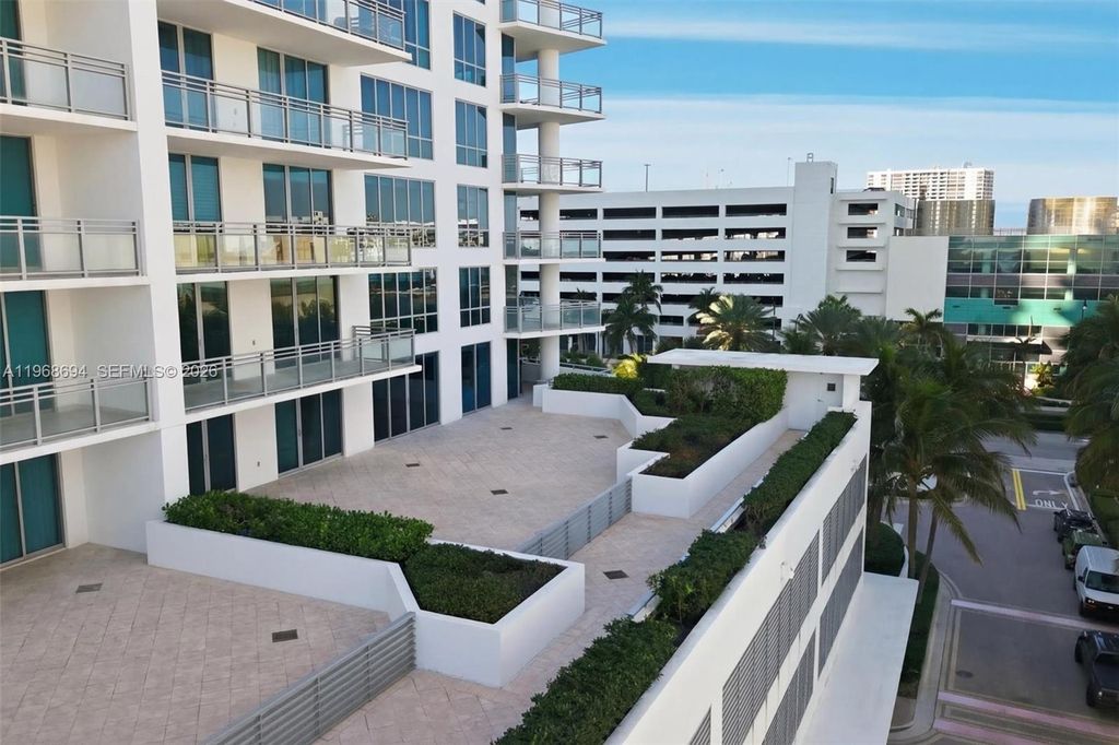 Image 24 of property listing at 3535 S Ocean Dr 406, Hollywood, FL 33019