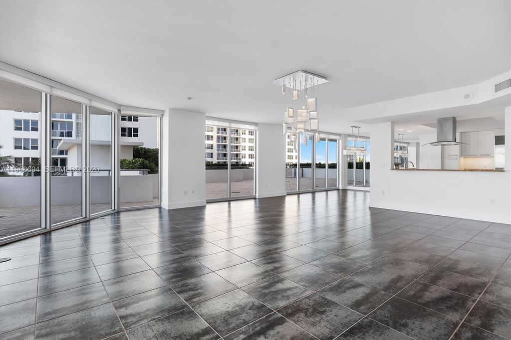 Image 4 of property listing at 3535 S Ocean Dr 406, Hollywood, FL 33019