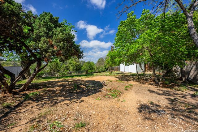 1310 CAROL ANN DR, Kerrville, TX 78028