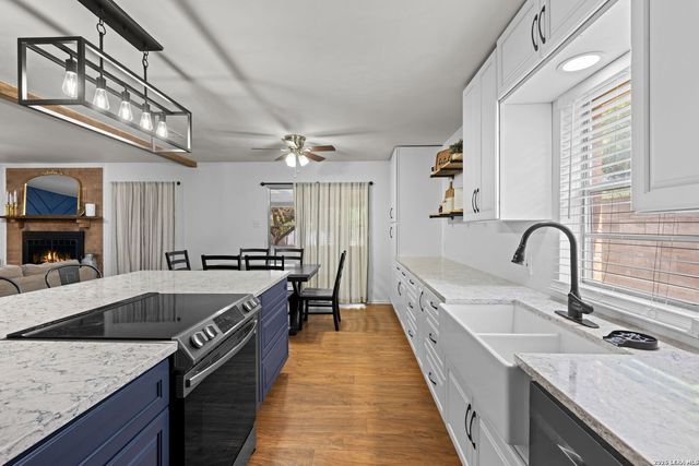 1310 CAROL ANN DR, Kerrville, TX 78028
