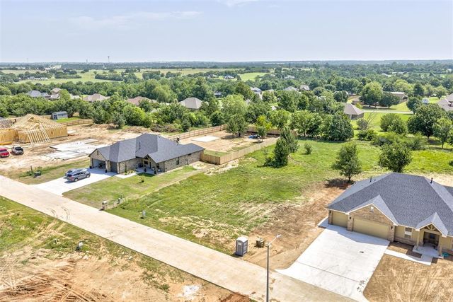1952 Cattle Drive, Guthrie, OK 73044